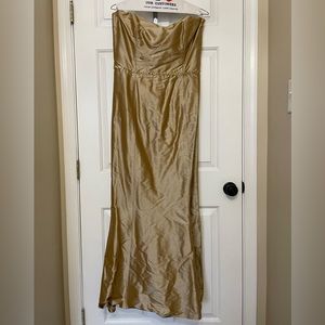 Size 16 gold strapless gown